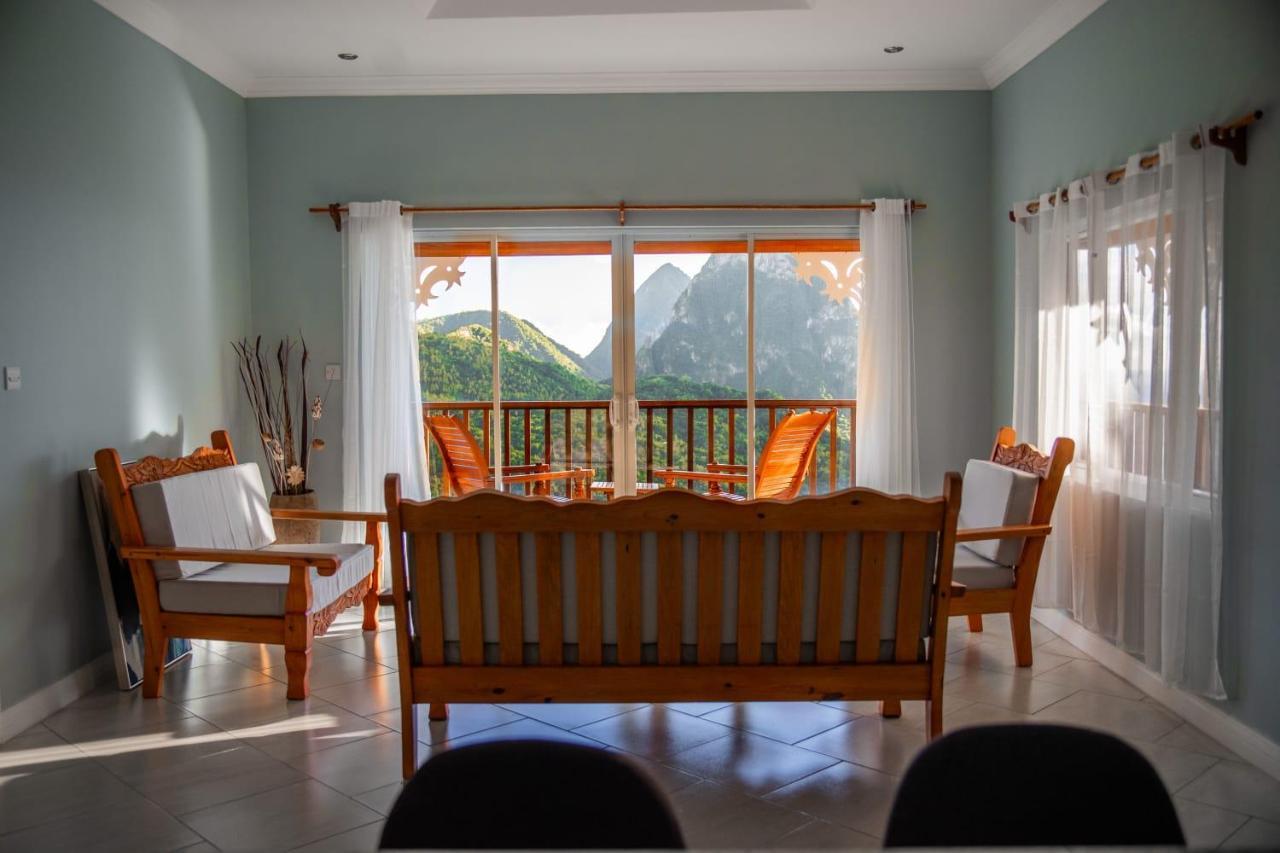 Majestic Ridge Villas Soufriere Exterior photo